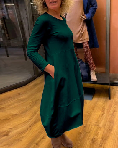 Clara | Elegant midi dress with practical pockets