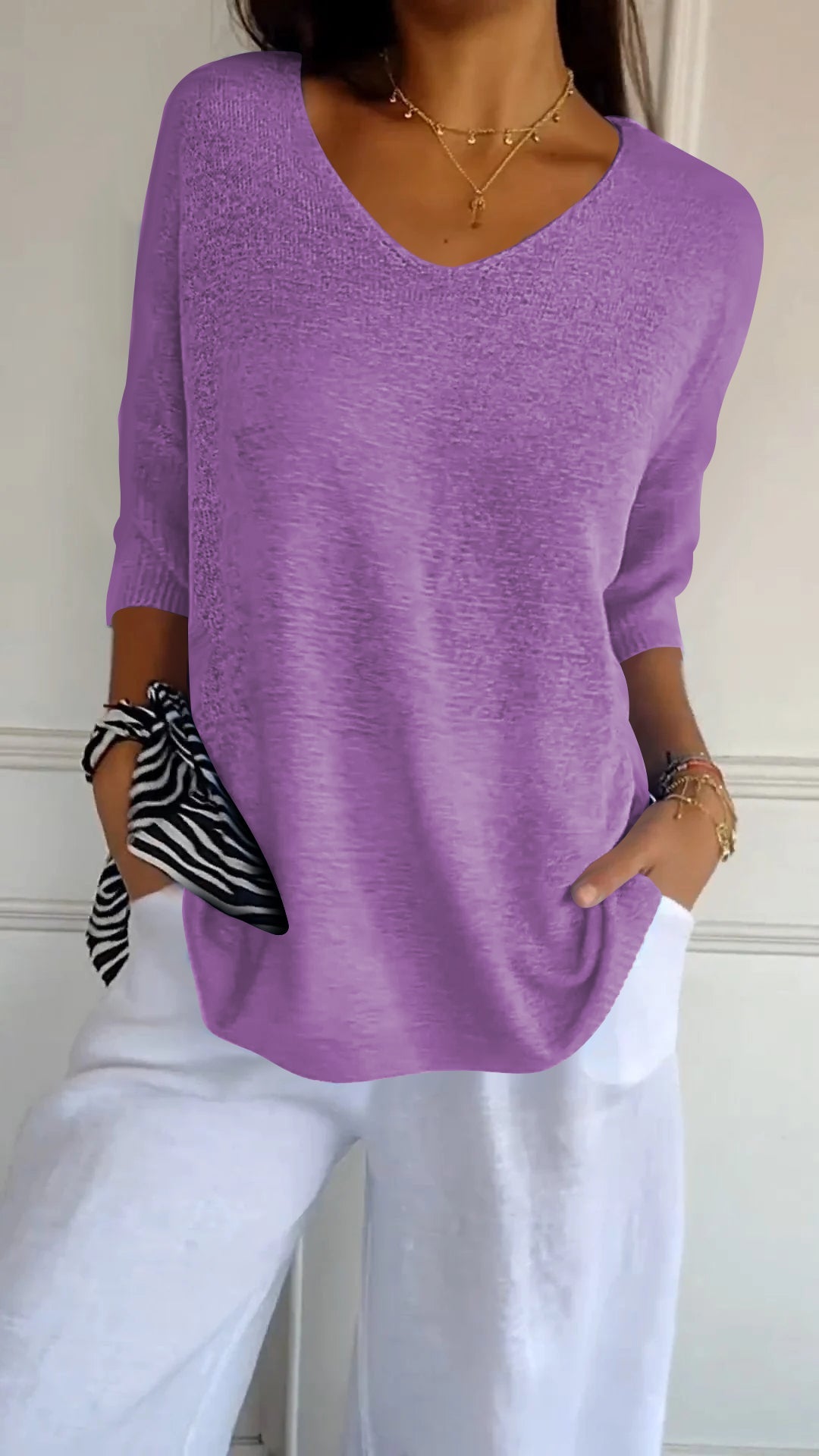 Indila™ | Solid Color Knit Top with V-Neck