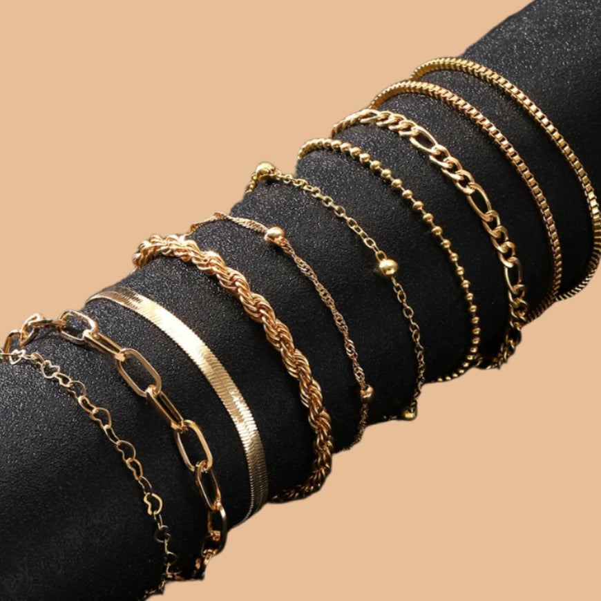 Beautiful gold jewelry set - 10 stackable pieces