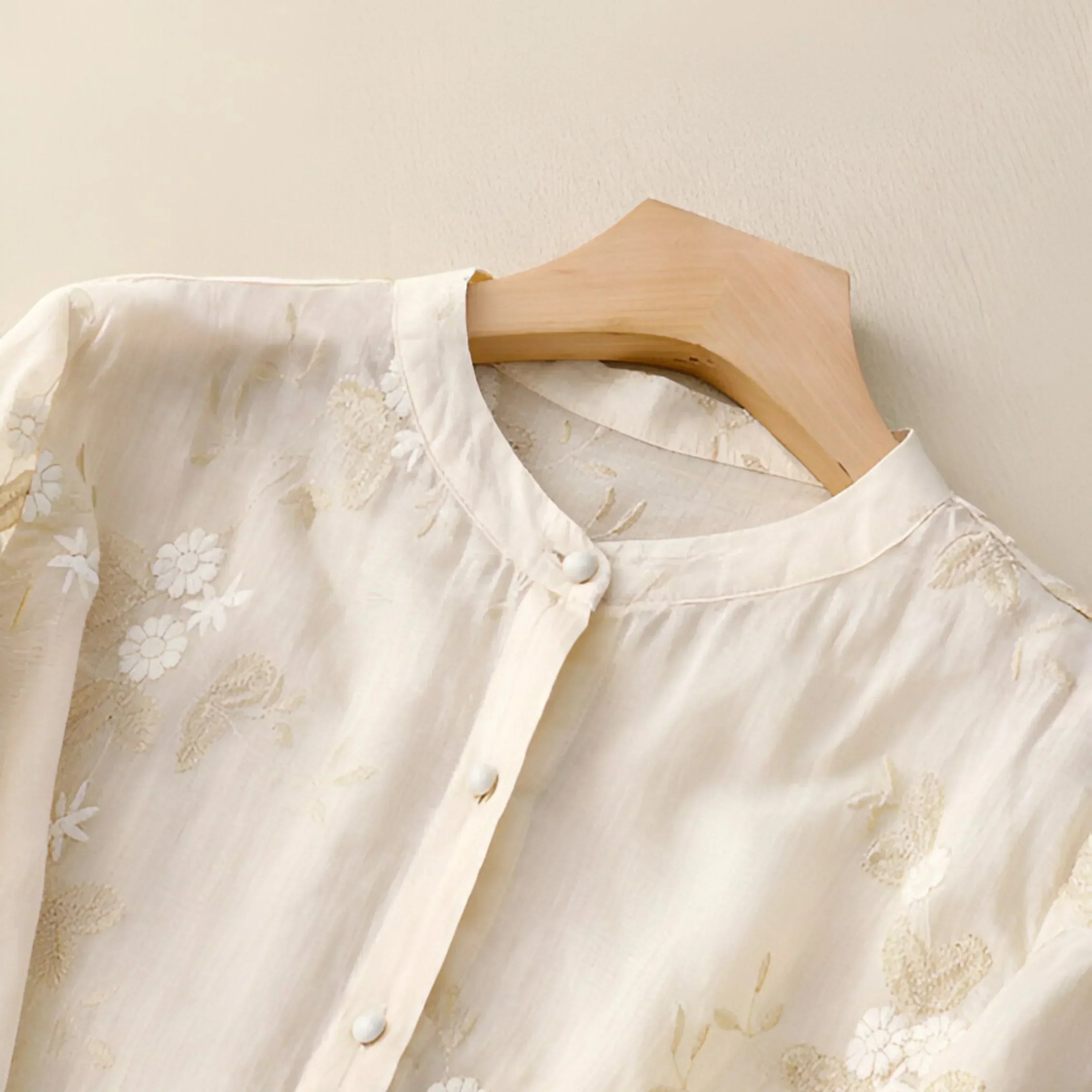 Emma – Light and Elegant Cotton Blouse