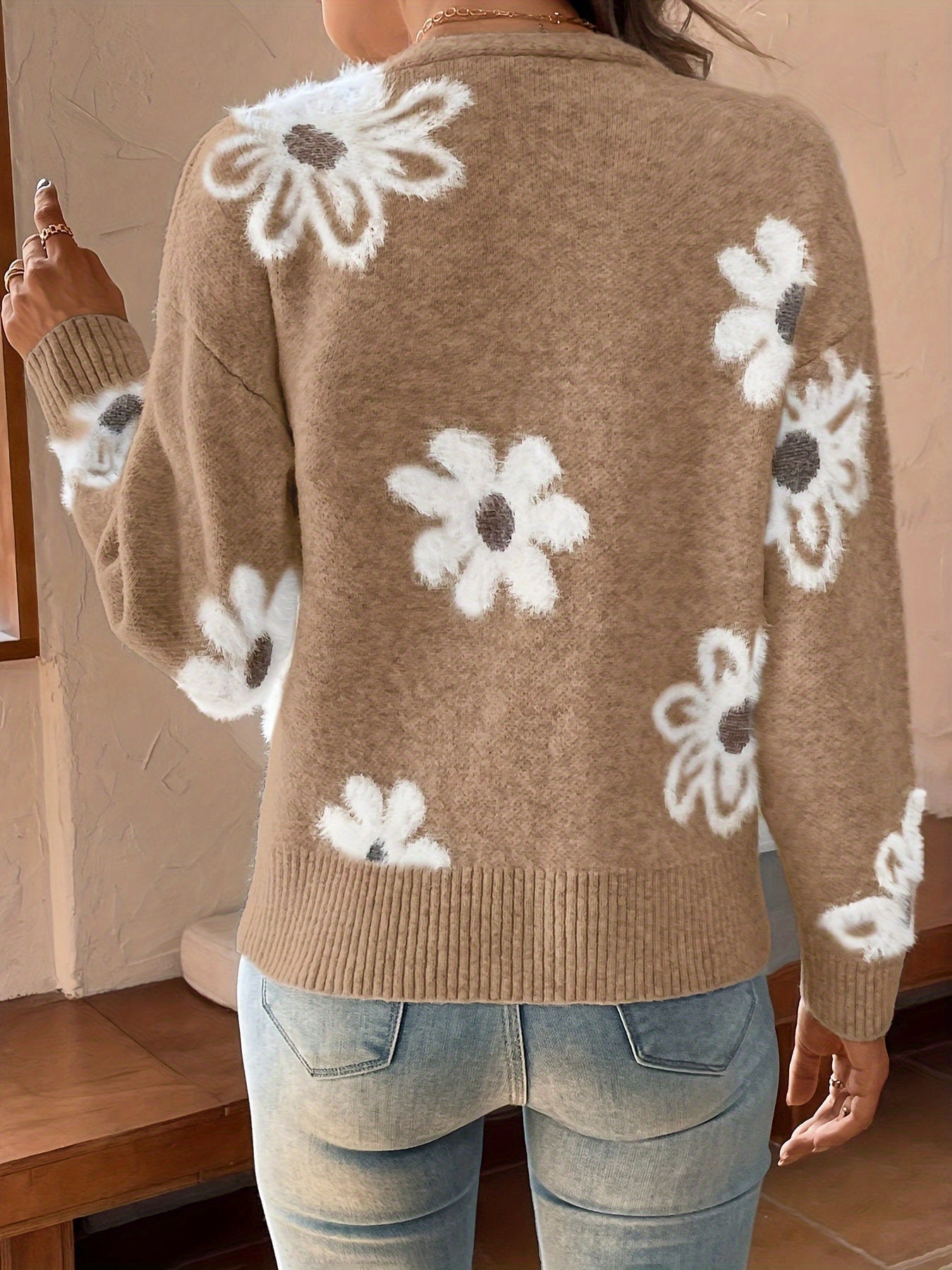 Nina | Knitted Cardigan with Floral Pattern
