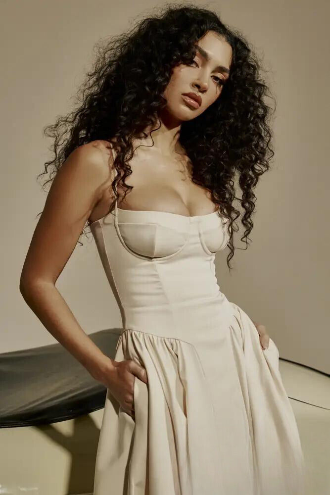 Omnia™ | Sleeveless Midi Dress with Corset Fit