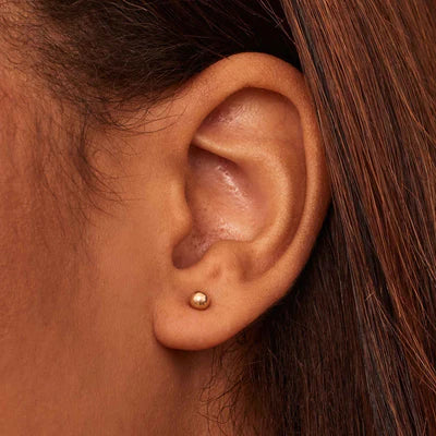 Has a ball earring | Gold 16k