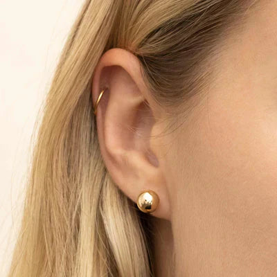 Has a ball earring | Gold 16k