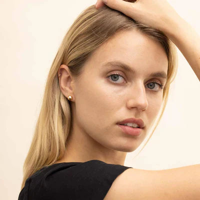 Has a ball earring | Gold 16k