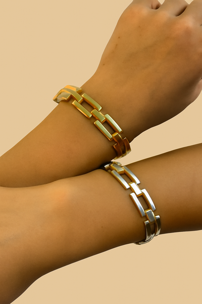 High Gold Bracelet and Versatile Square Bracelet