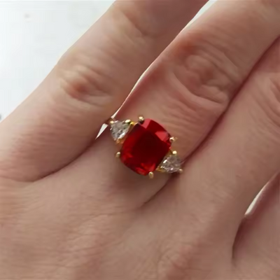 Josephine | Gold ring with red zircon