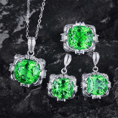 Velora Thandrelle Emerald Green Set | 14k White Gold