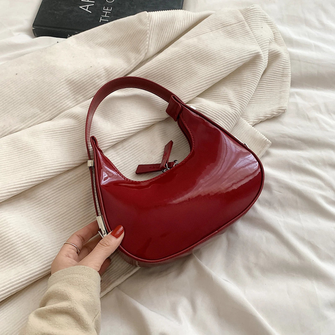 bella™ – vintage half-moon shoulder bag
