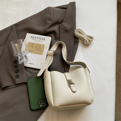 iris™ – modern bucket bag in leather look