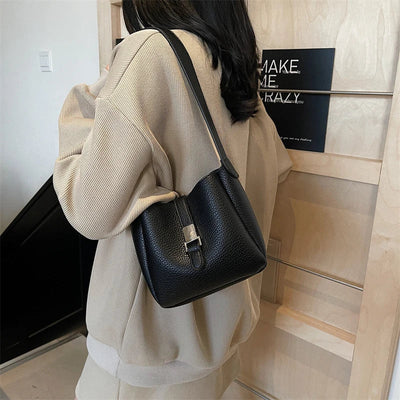 iris™ – modern bucket bag in leather look