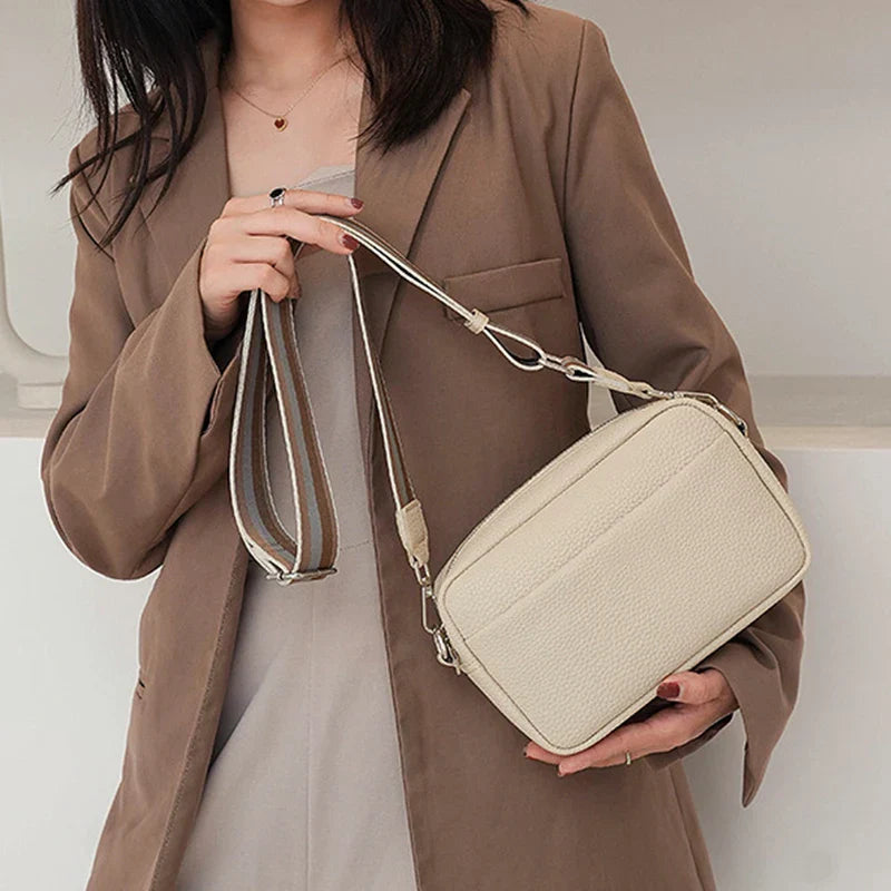 nora™ – practical cream-colored everyday bag