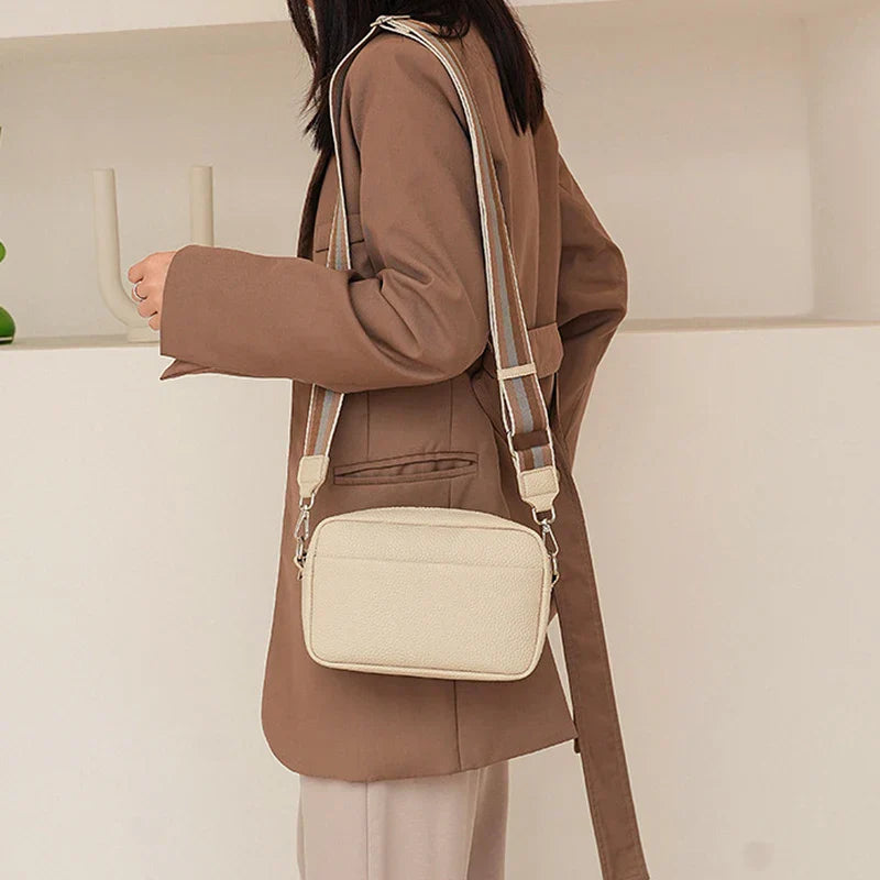 nora™ – practical cream-colored everyday bag