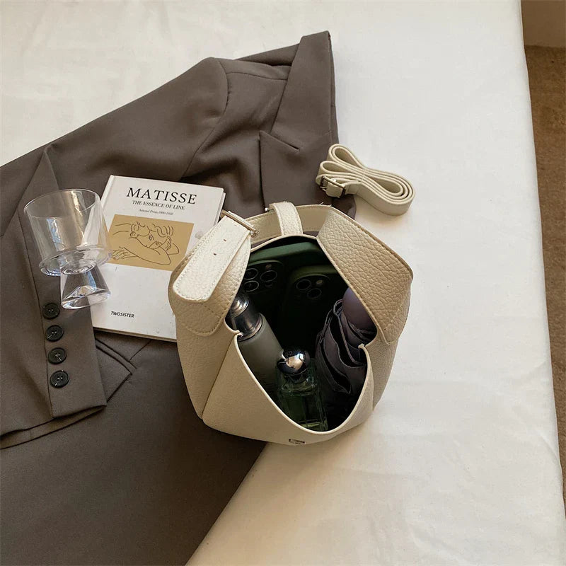 iris™ – modern bucket bag in leather look