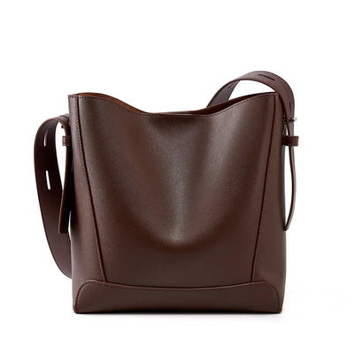 tine™ – elegant sand-colored shoulder bag with belt handle