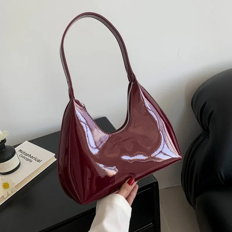 vera™ – glossy burgundy shoulder bag in patent look