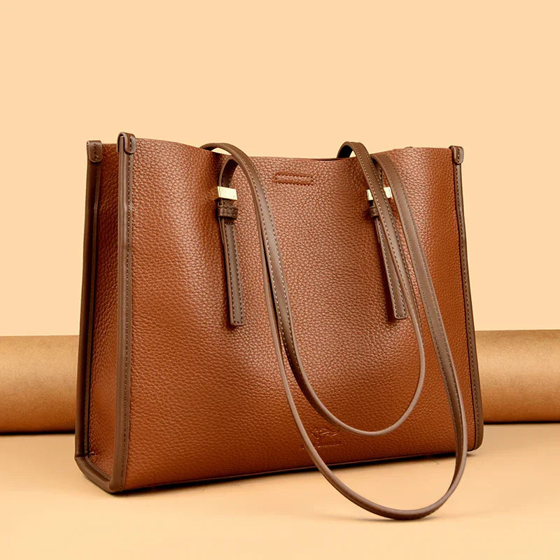 liva™ – spacious everyday bag in leather look
