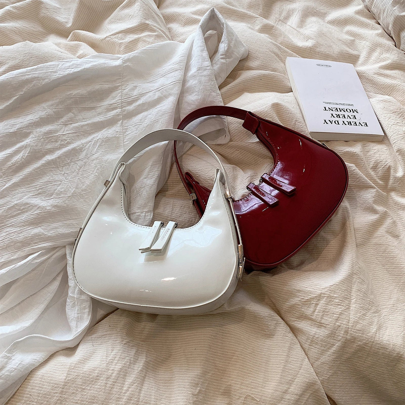 bella™ – vintage half-moon shoulder bag