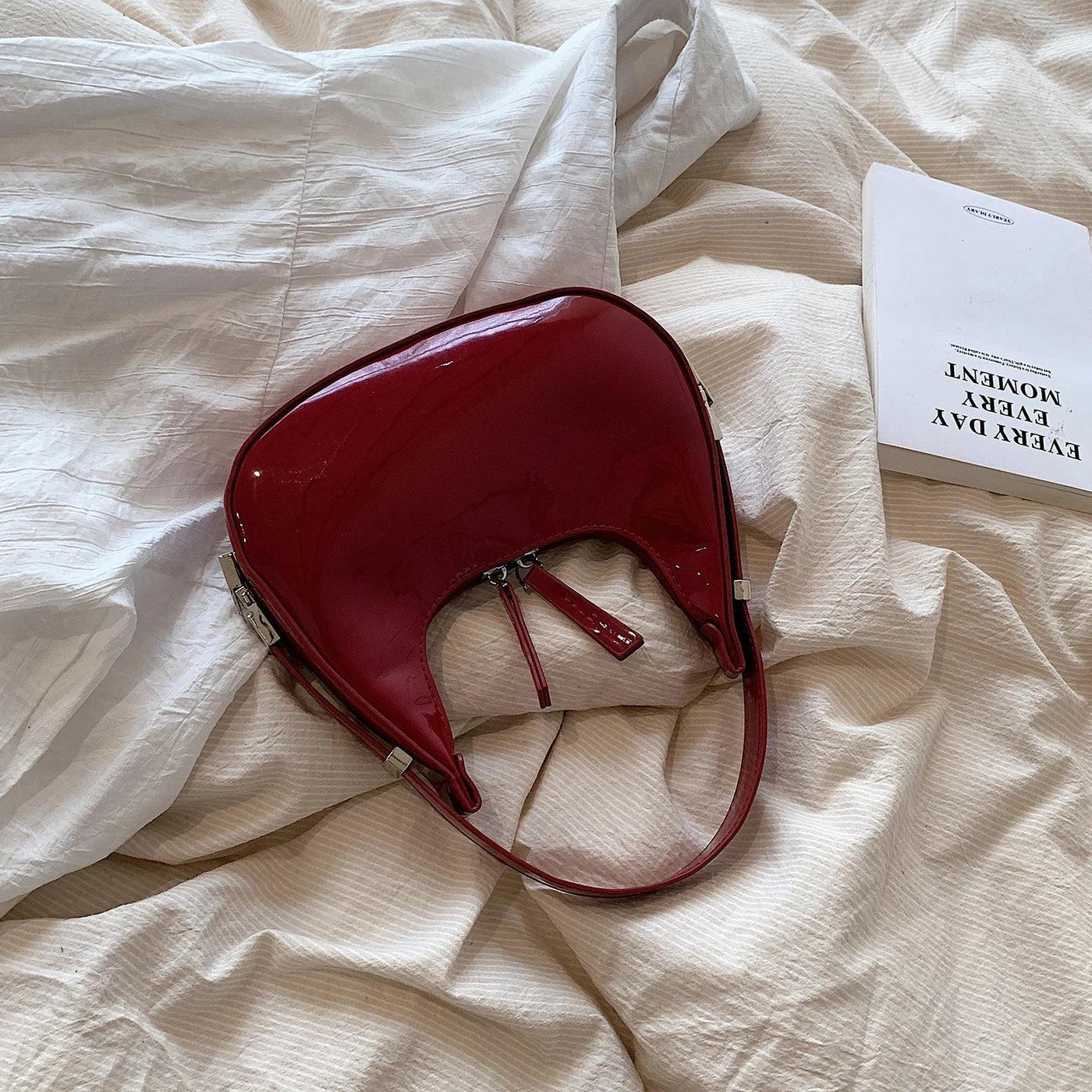 bella™ – vintage half-moon shoulder bag