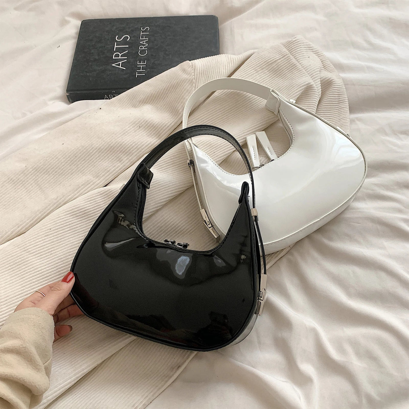 bella™ – vintage half-moon shoulder bag