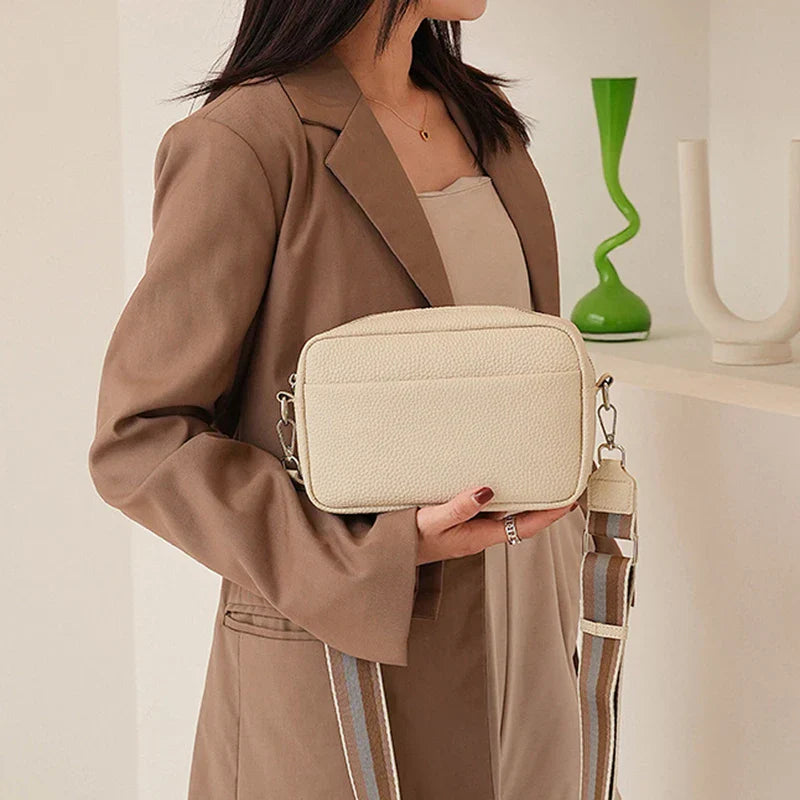 nora™ – practical cream-colored everyday bag