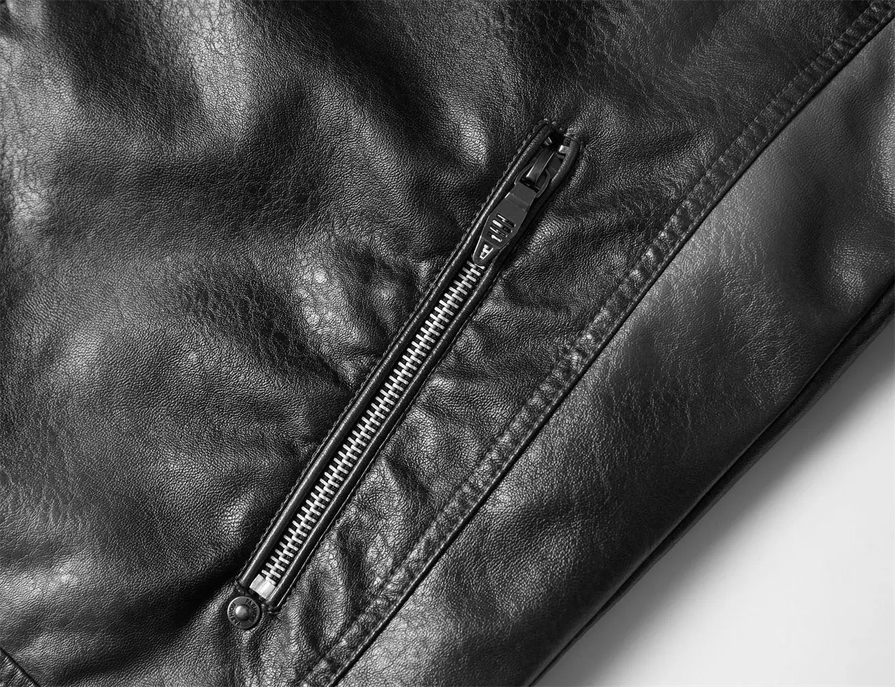 Tobias™ Rust – Red-brown motorcycle jacket with patch details