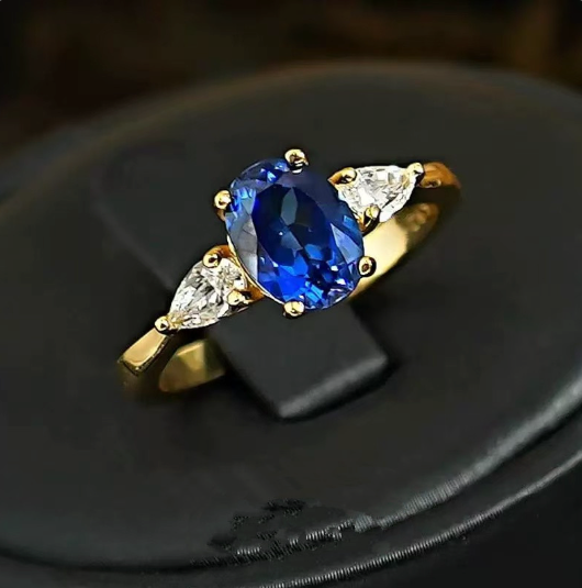 Josephine | Gold ring with blue zircon