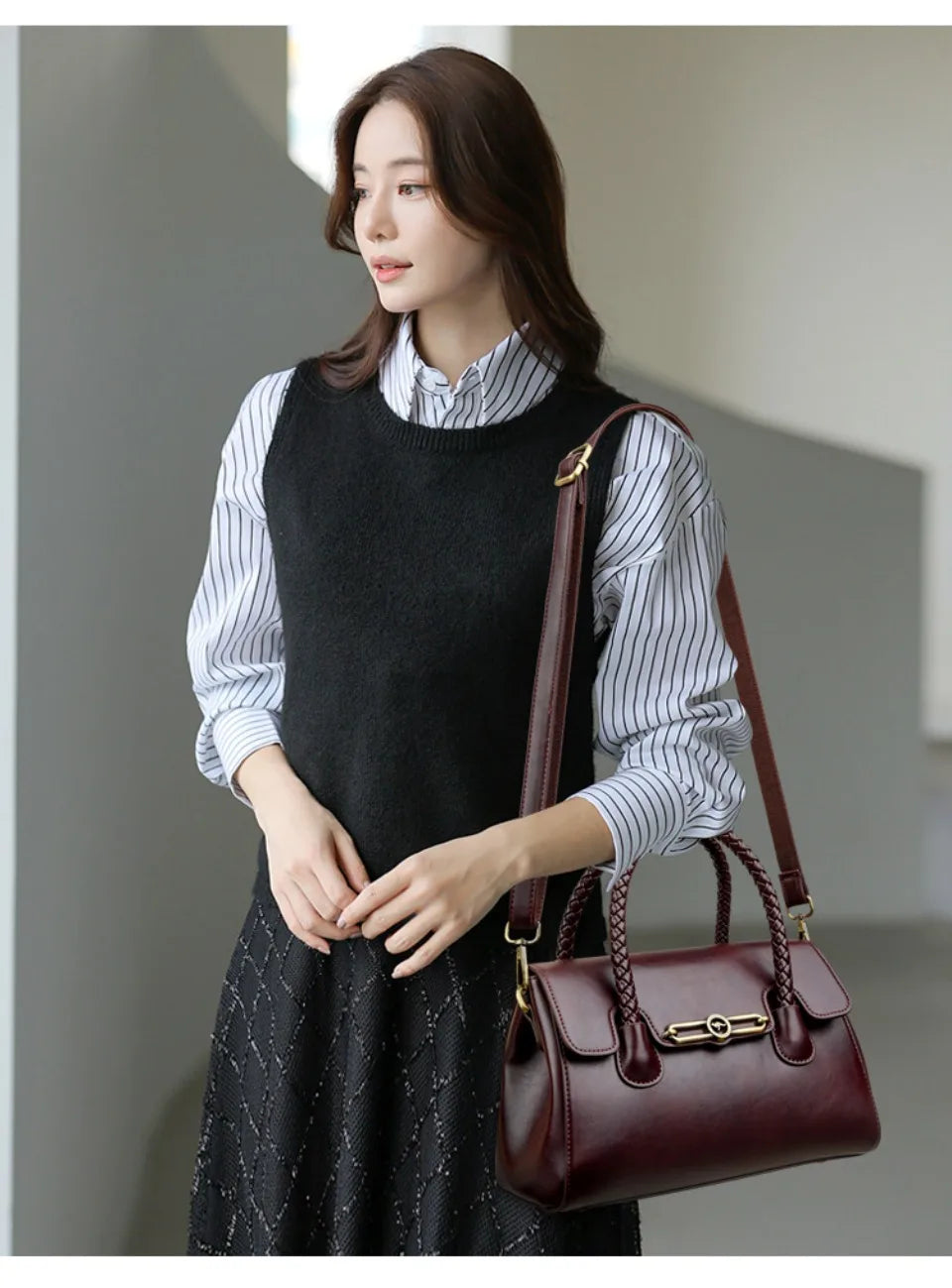 ronja™ – classic bag with braided handle and gold details