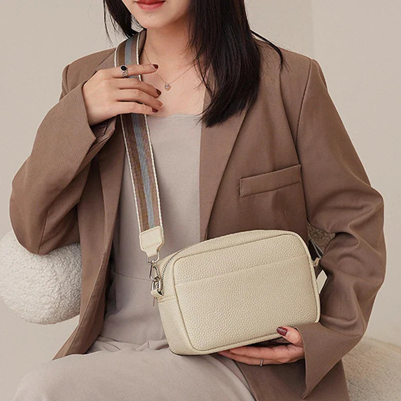 nora™ – practical cream-colored everyday bag