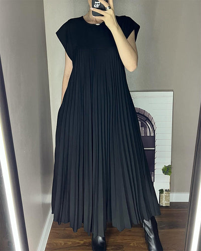 Camilla™ | Sleeveless Dress with Chic Pleats
