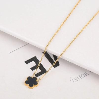 CLOVER LEAF NECKLACE | BLACK