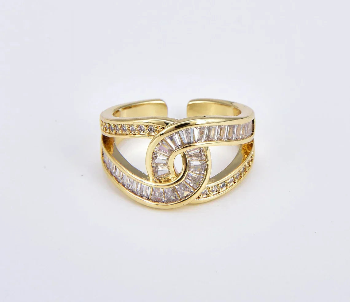 Mia | Elegant, Adjustable Ring with Knot