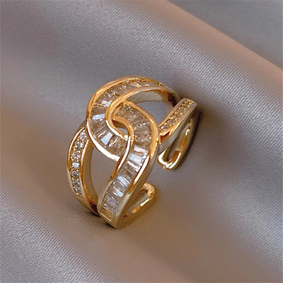 Mia | Elegant, Adjustable Ring with Knot
