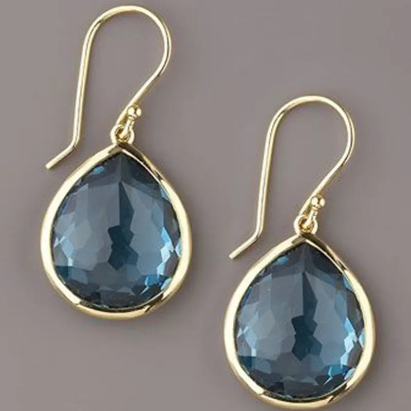 Vintage earrings in blue crystal