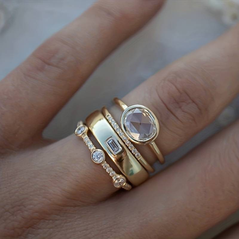 Vintage Ring Set in Gold and Zirconia